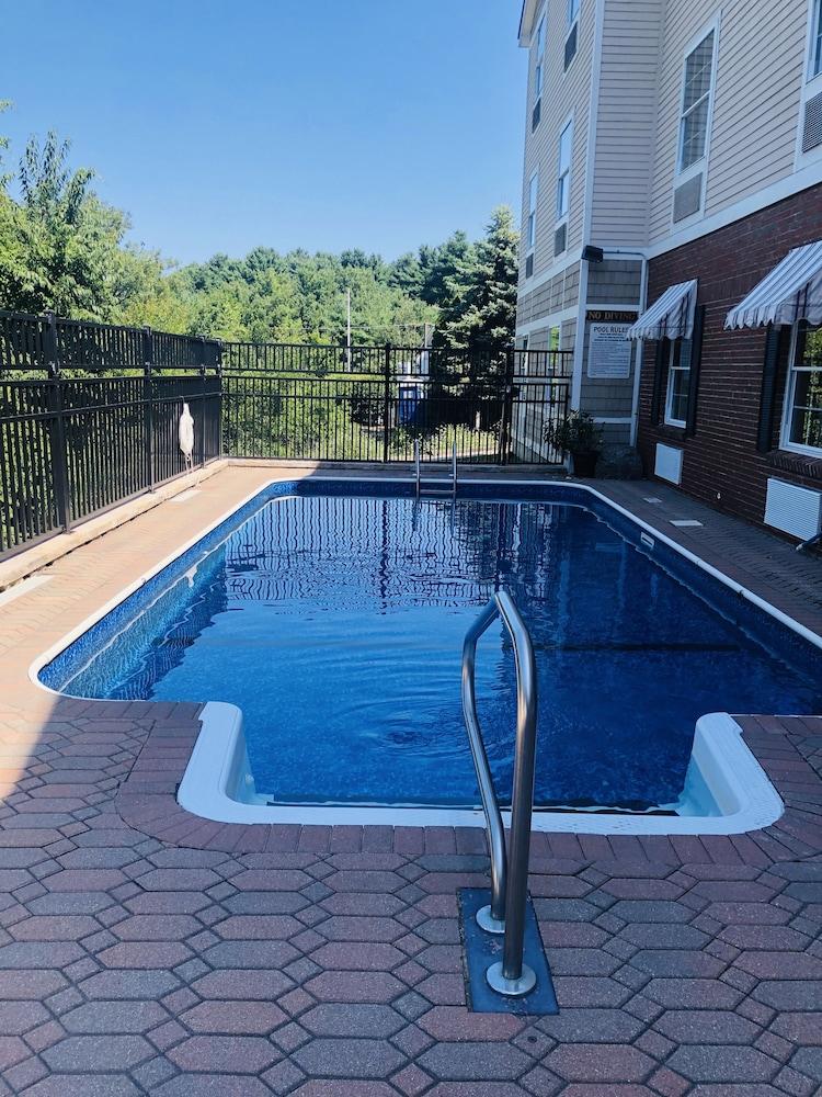 Comfort Inn & Suites Sturbridge-Brimfield ภายนอก รูปภาพ