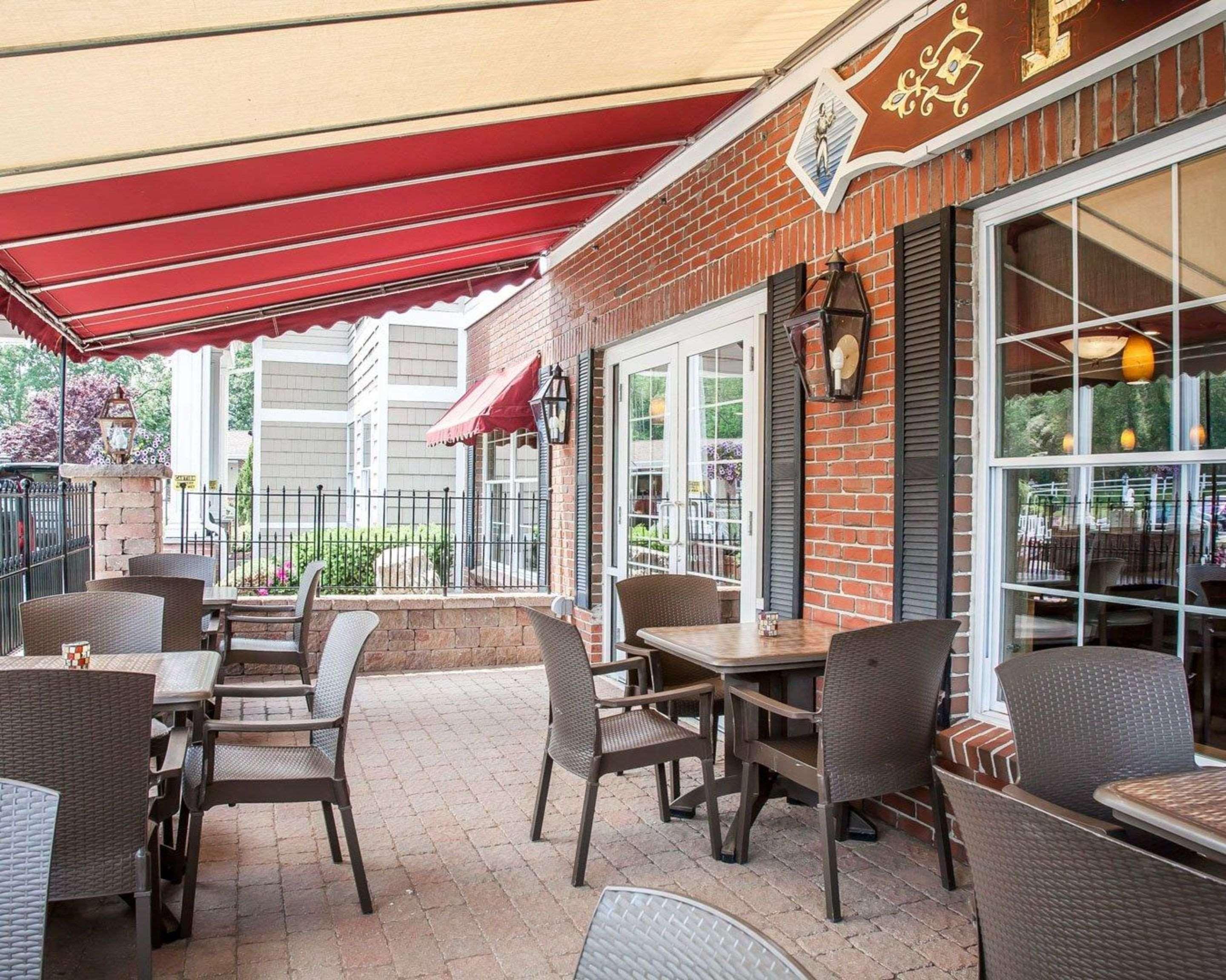 Comfort Inn & Suites Sturbridge-Brimfield ภายนอก รูปภาพ
