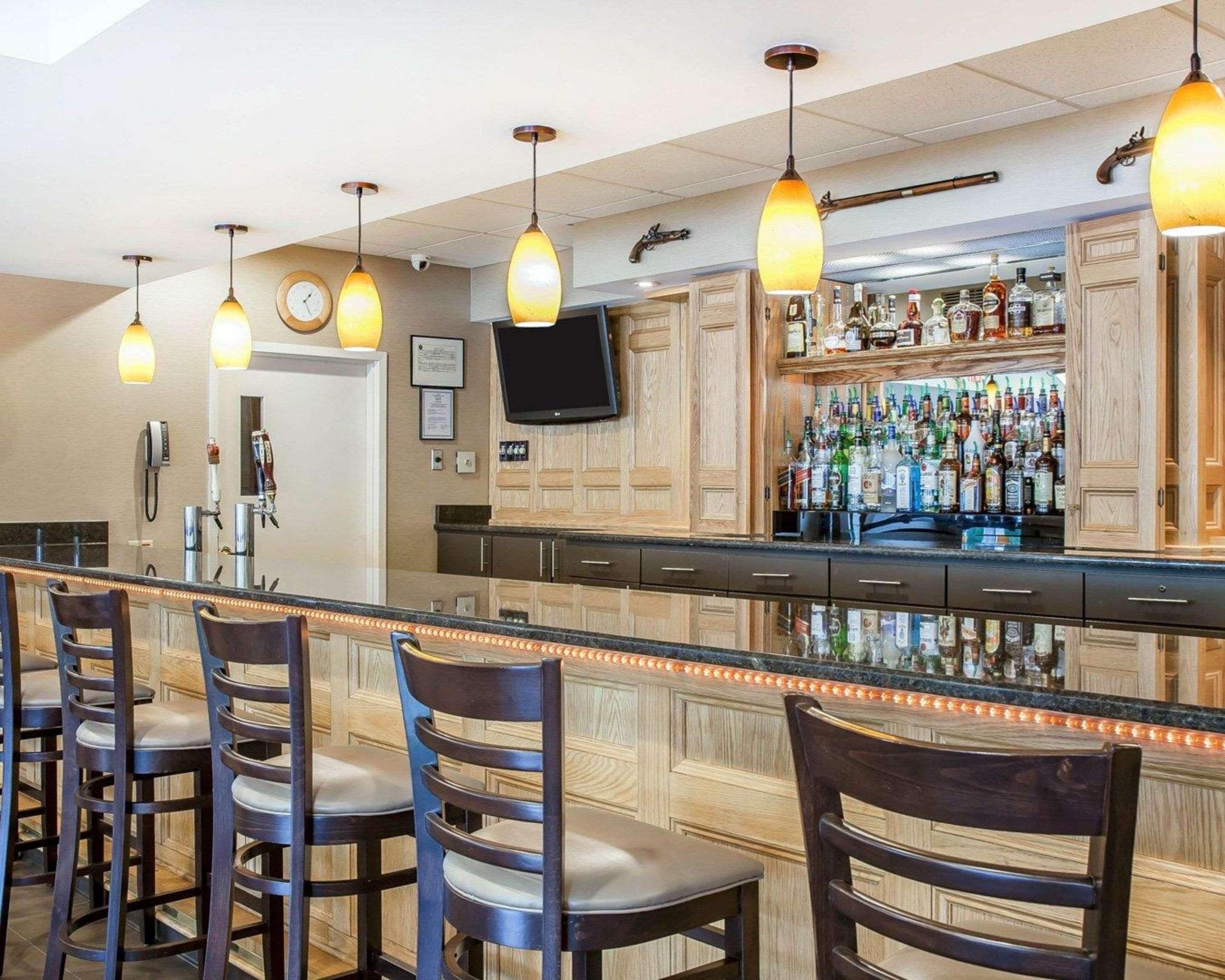 Comfort Inn & Suites Sturbridge-Brimfield ภายนอก รูปภาพ