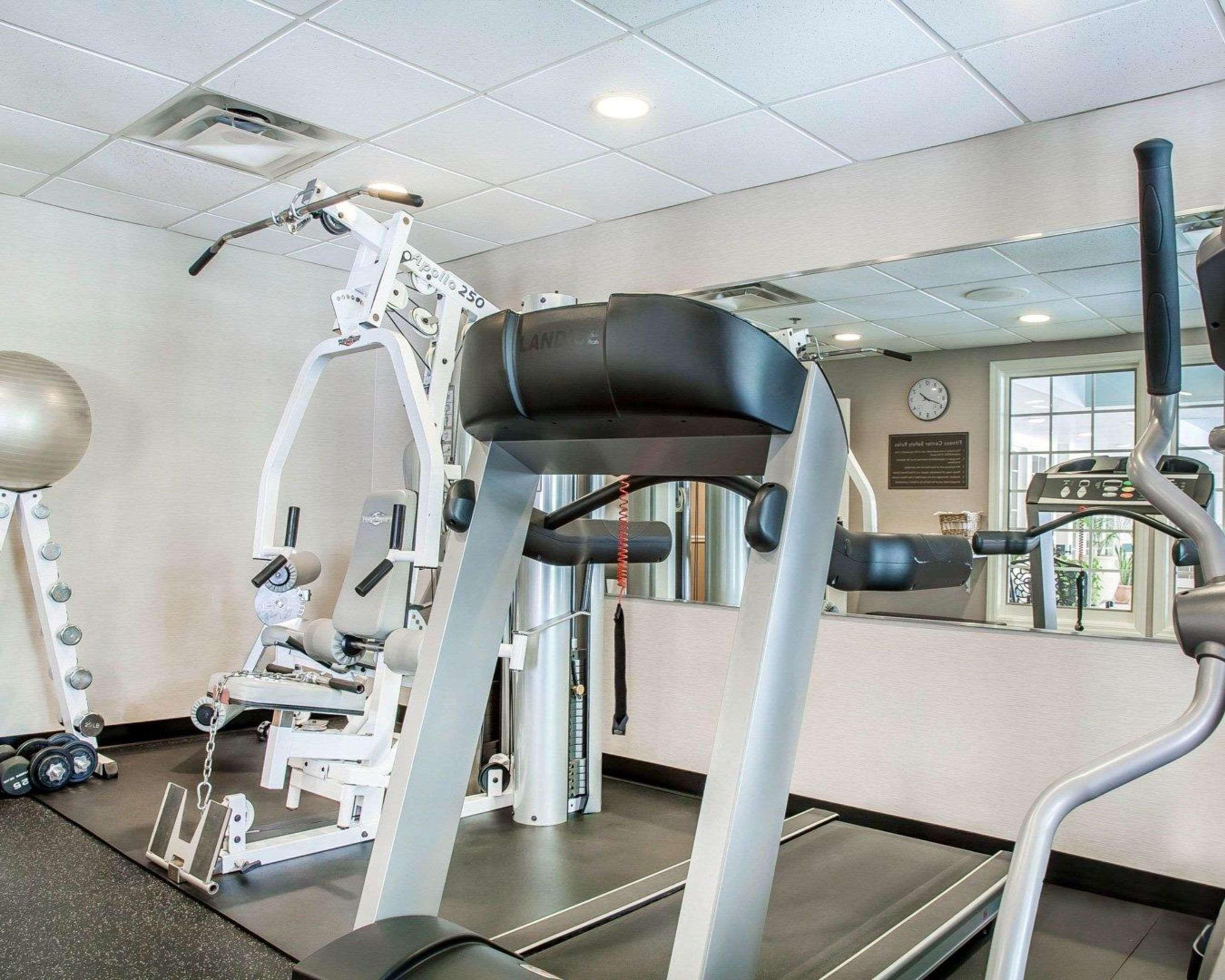 Comfort Inn & Suites Sturbridge-Brimfield ภายนอก รูปภาพ